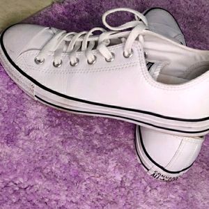 All start white chuck taylor converse size 9